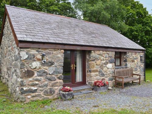 Zunanjost, Glanrafon Isaf in Llanfaglan