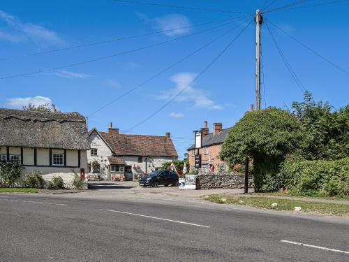 外部景觀, Tudor Cottage in 比德福德
