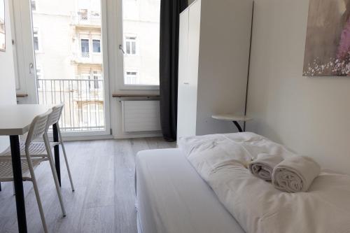 Cozy Studio with Balcony in the City BE37, Zürich (Foto 8)