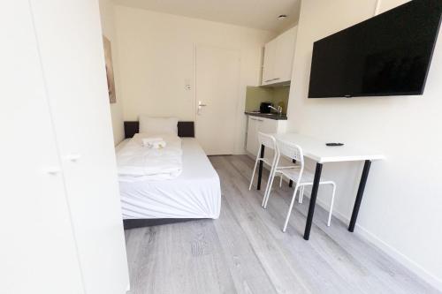 Cozy Studio with Balcony in the City BE37, Zürich (Foto 10)