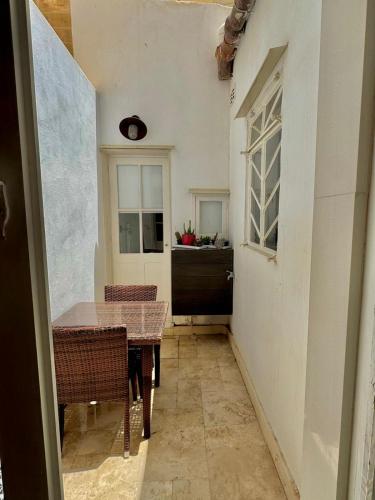 Charming town house in Cospicua, Valperga Rooms 3