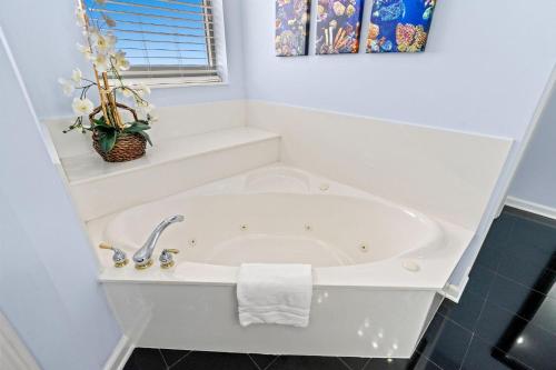 Margate #902 - 60 Miles of Sunshine - Oceanfront near Apache Pier & Fmly Campground