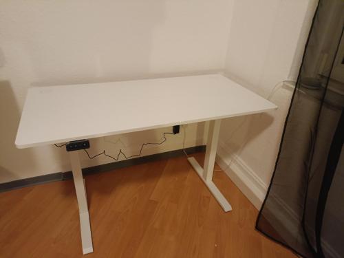 Eastside - Privatzimmer in geteilter Wohnung mit Gemeinschaftsbad, Stuttgart (photo 9)