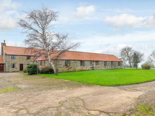 Exterior view, Maybeck Cottage near Wilson Arms