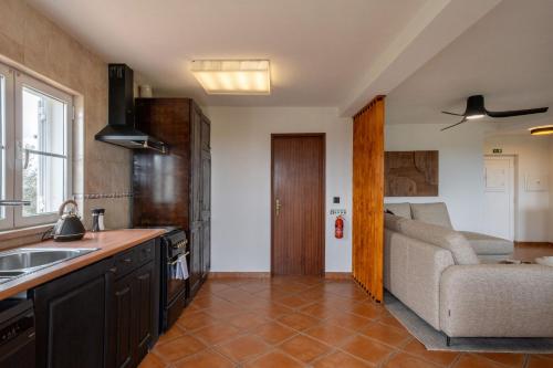 Cocina, Casa Moinho by Olala Homes in Santiago do Cacem