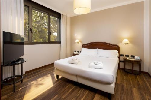 4 twin beds