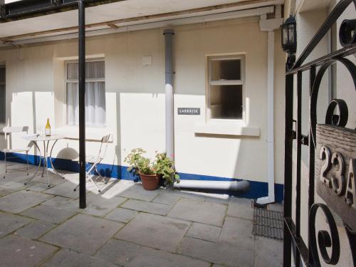 外部景觀, Larkrise in 達特茅斯市中心