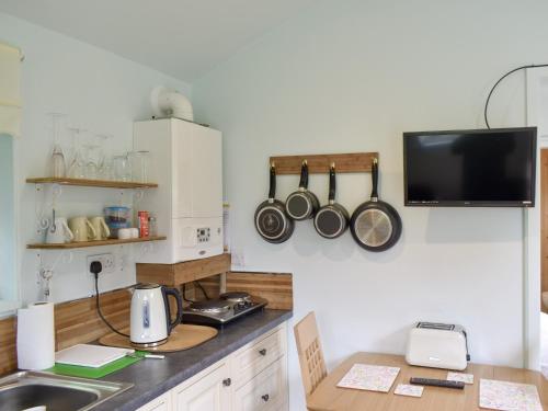 Exterior view, Shepherds Hut 3 At Laddingford - Uk32532 in Greater London