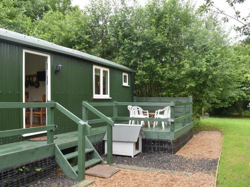 Shepherds Hut 3 at Laddingford - UK32532 - image 3