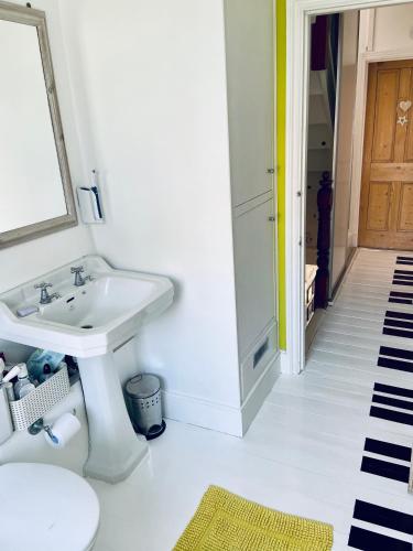 Bright loft room near Wimbledon tennis, Londyn (zdjęcie 5)
