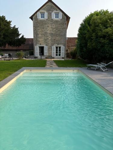 Skats, Demeure vigneronne rare in Château-Chalon
