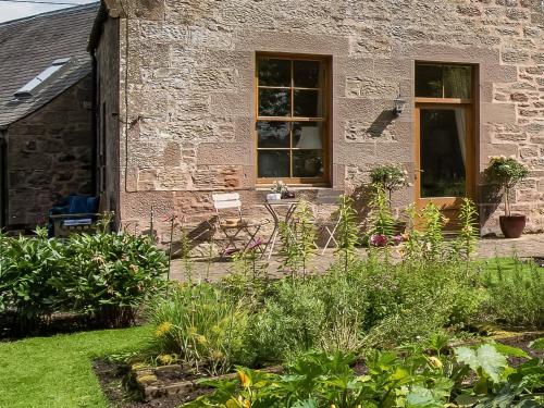 Viesnīcas āriene, Little Swinton - Garden Cottage in Leitholm