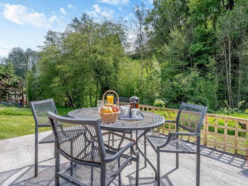 Vista exterior, Jackdaw Cottage in Knighton