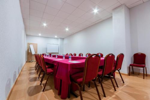 Hotel Fontana Plaza - image 12