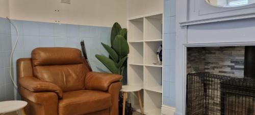 8 Guests - Free Parking - Full Equipped House in เฮย์ดอกค์