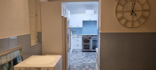 ห้องครัว, 8 Guests - Free Parking - Full Equipped House in เฮย์ดอกค์