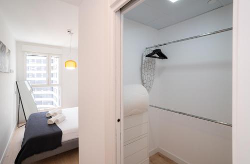One-Bedroom Apartment with City View image 9
