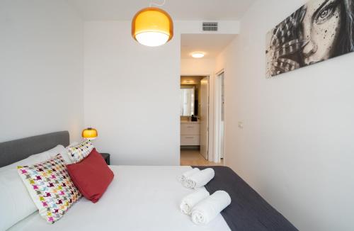 One-Bedroom Apartment with City View image 7
