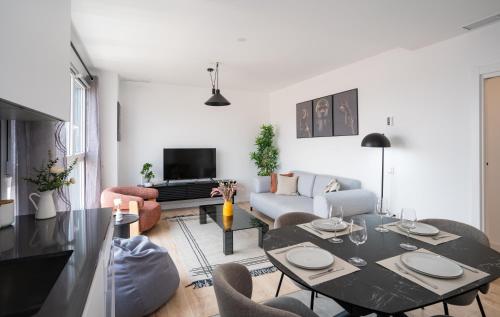 One-Bedroom Apartment with City View room in Stay Unique Apartment Martiricos II
