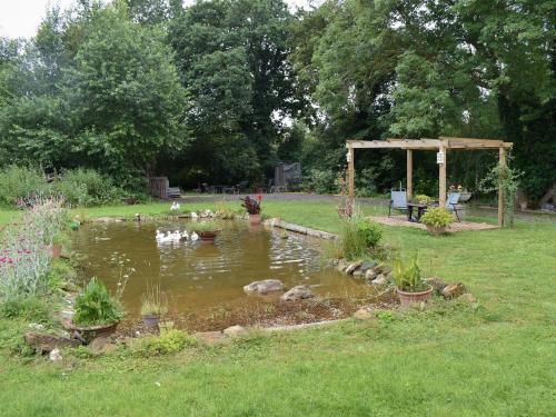 Exterior view, Shepherds Hut 2 At Laddingford - Uk32534 in Greater London