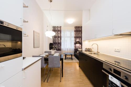 One-Bedroom Apartment 45 image 5