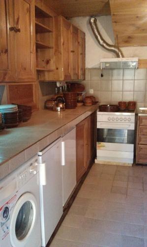 Konyha, Q.pova house in Kovachevitsa