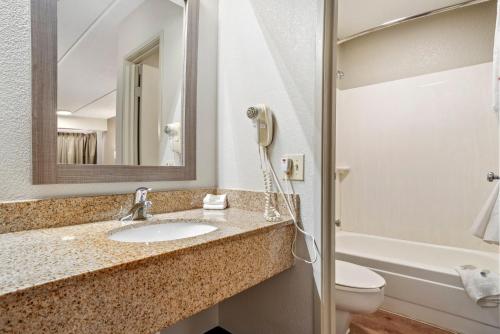 Red Roof Inn West Monroe - image 10