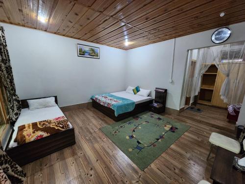 Deluxe Family Room image 1