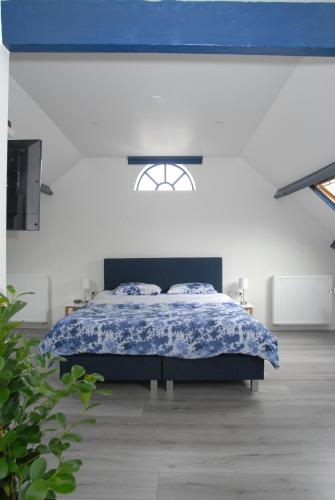 1 queen bed