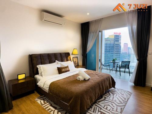 Quill Residence 1R1B with Netflix 23F&Massive Pool, Kuala Lumpur