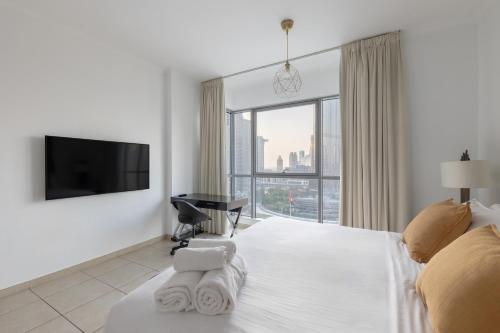 Burj and Fountain view 3BR plus maids room, Dubai (photo 7)