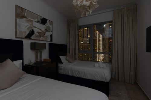 Burj and Fountain view 3BR plus maids room, Dubai (photo 10)