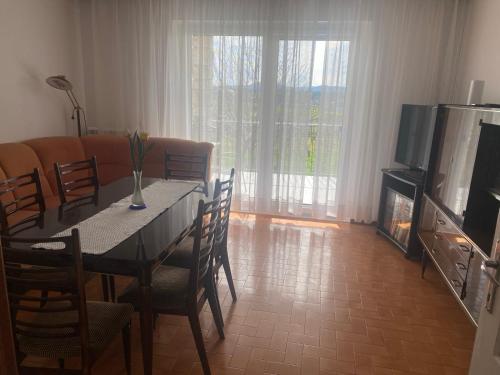 Hiša Tavčar (Hisa Tavcar) in Dutovlje