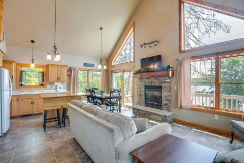 . Lakefront Wisconsin Getaway with Kayak and Boat Dock!