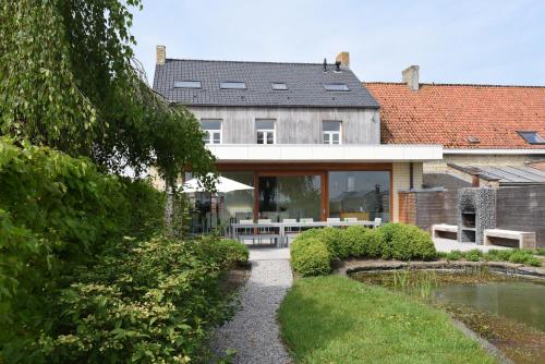 外部景觀, Rue du Canal in 阿爾弗靈厄姆