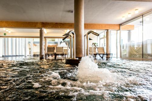 Aqualux Hotel Spa & Suite - image 13