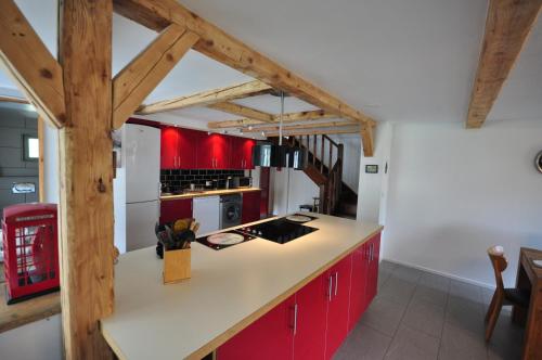 Kitchen, Jungfrau Views Apartment in A8 Motorway Area