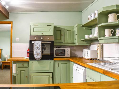 Udvendig, Newlyn Cottage in Egerton