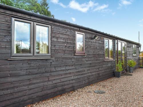 Udvendig, Newlyn Cottage in Egerton
