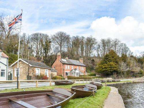 Exterior view, Lambert Hill Cottage near Beacon Farm Ice Cream Parlour and Cafe