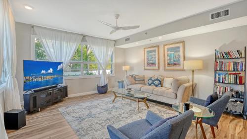 Waterfront, Spa, Pool, Private Paradise on Longboat Key in Longboat Key (FL)