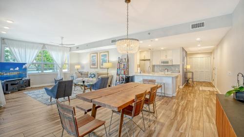 Waterfront, Spa, Pool, Private Paradise on Longboat Key in Longboat Key (FL)