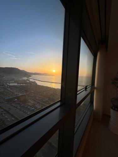 Afficher, Splendide appartement style new-yorkais de 180 m2 à mobilart vue mer pour famille uniquement (Splendide appartement style new-yorkais de 180 m2 a mobilart vue mer pour famille uniquement) in Akid Lotfi