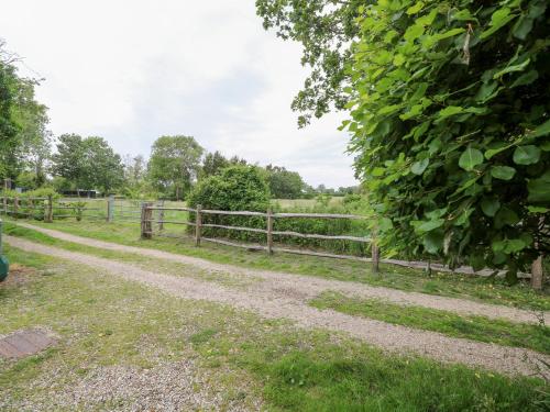 Broom Cottage King's Lynn - image 11