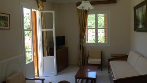 Captain's Apartments 4