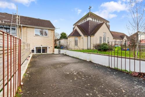 Tampilan eksterior, The Hollow Stay 2 Beds With Hot Tub & Parking in Southdown