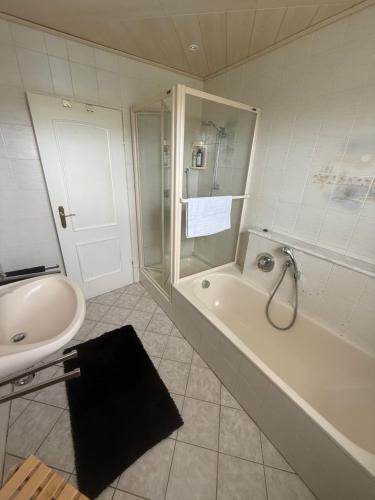 Basic Apartment mit Poolnutzung in 艾興采爾