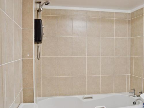 المنظر الخارجي, The Hen Hoose in نيوتون ستيوارت