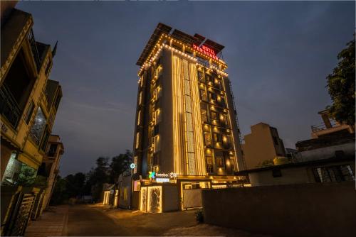 Treebo Parashar Max, Nágpur