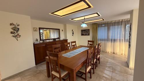 設施, Holbina Trei Bibani - Delta Dunarii in 多瑙瓦圖爾德喬斯